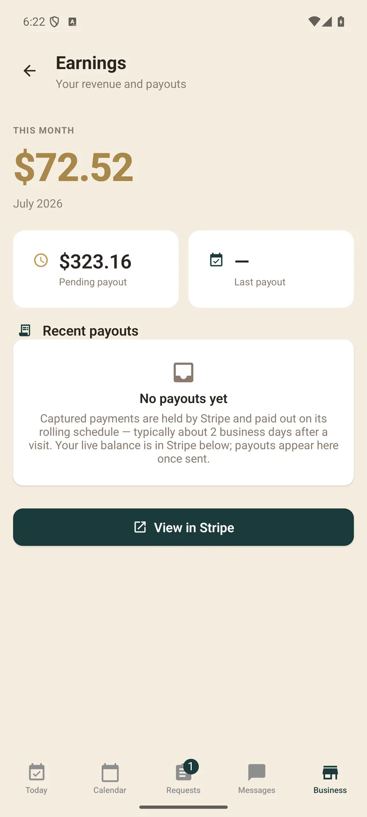 Clippie earnings screen showing month-to-date and pending payout